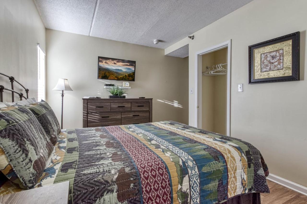 Gatlinburg Towers Condo Unit 501 - Great Location! Close To Town! Condo ภายนอก รูปภาพ